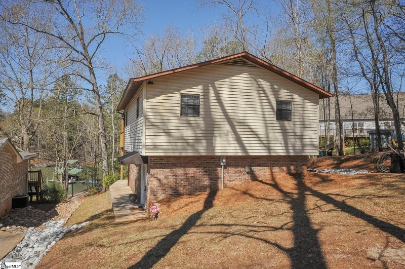 Property image 2 at 200 N Port Bass Drive, Fair Play, SC 29643