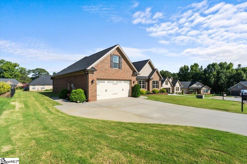 Property image 2 at 611 E Dateria Way, Inman, SC 29349