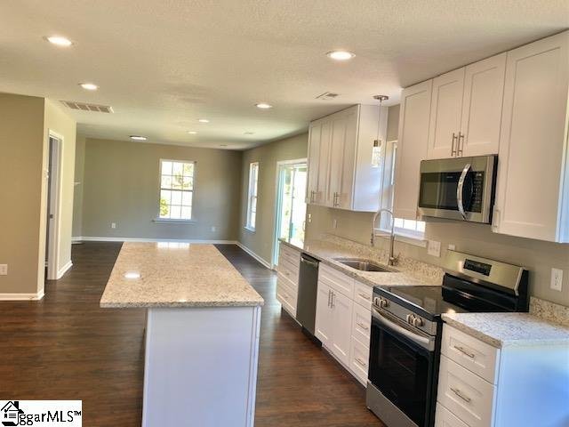 Property image 4 at 5 Country Knolls Drive, Greer, SC 29651