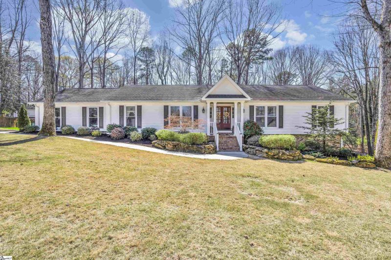 105 Hollyberry Court