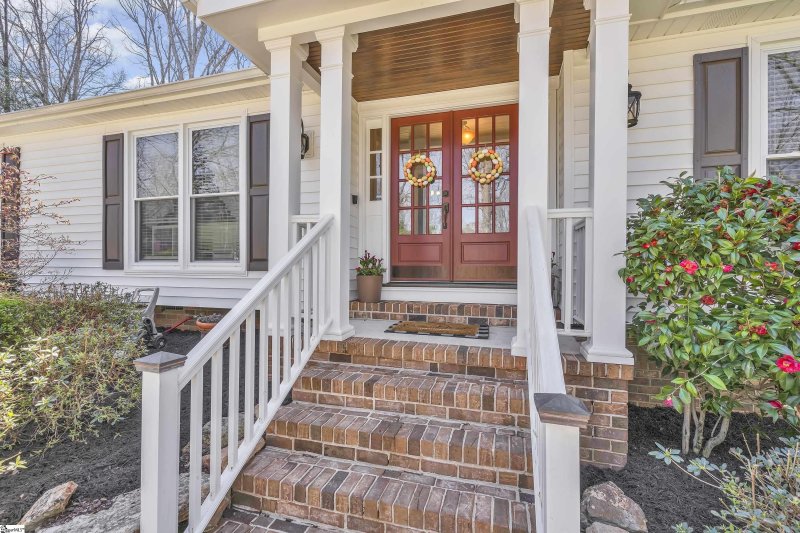 Property image 2 at 105 Hollyberry Court, Simpsonville, SC 29681