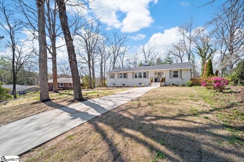 Property image 2 at 11 Lockwood Avenue, Greenville, SC 29607