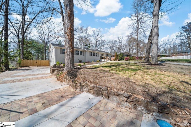 Property image 3 at 11 Lockwood Avenue, Greenville, SC 29607