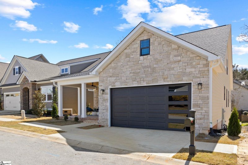 Property image 2 at 6 Glen Ivy Drive, Simpsonville, SC 29681-3524