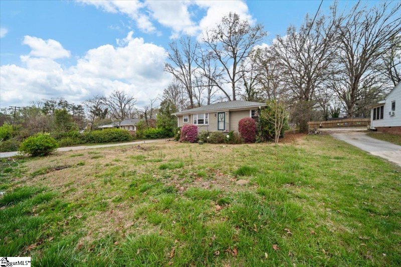 Property image 3 at 8 Tipperary Lane, Taylors, SC 29687