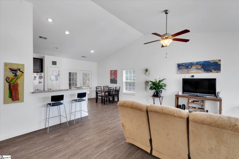 Property image 3 at 505 Slate Court, Easley, SC 29642