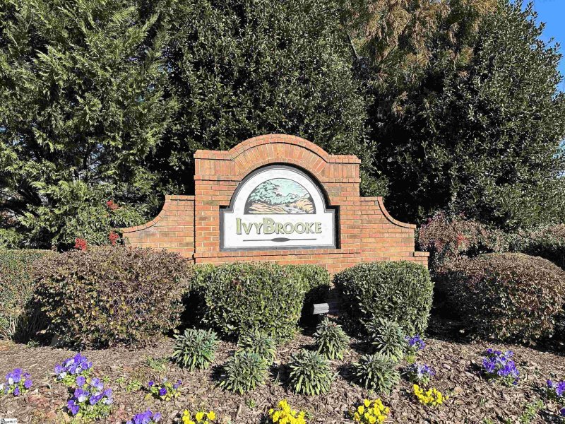 Property image 4 at 201 Chadwyck Court, Greenville, SC 29615