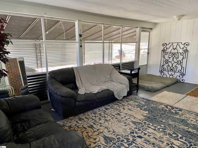 Property image 3 at 27 Twin Springs Drive, Greenville, SC 29605