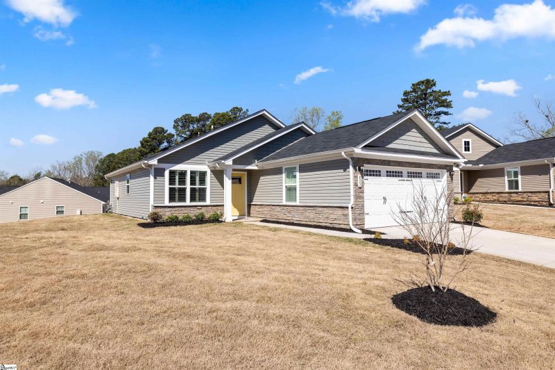 Property image 3 at 835 Moss Cove Court, Spartanburg, SC 29302