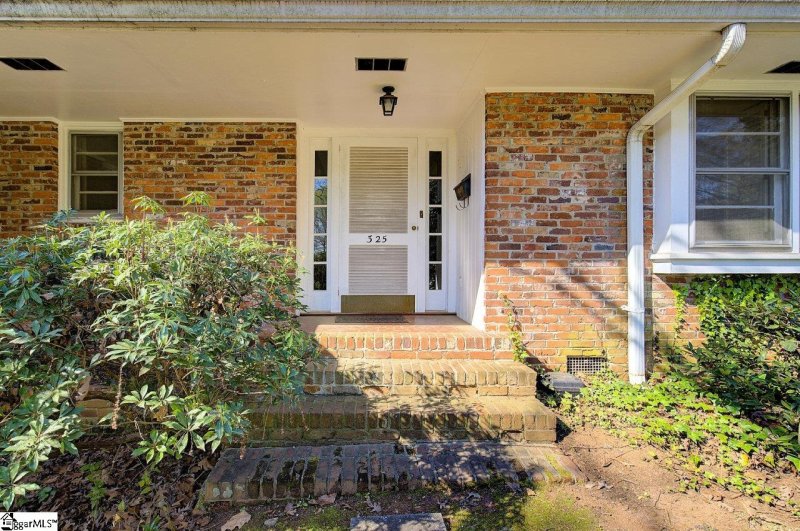 Property image 2 at 325 Dellwood Drive, Greenville, SC 29609