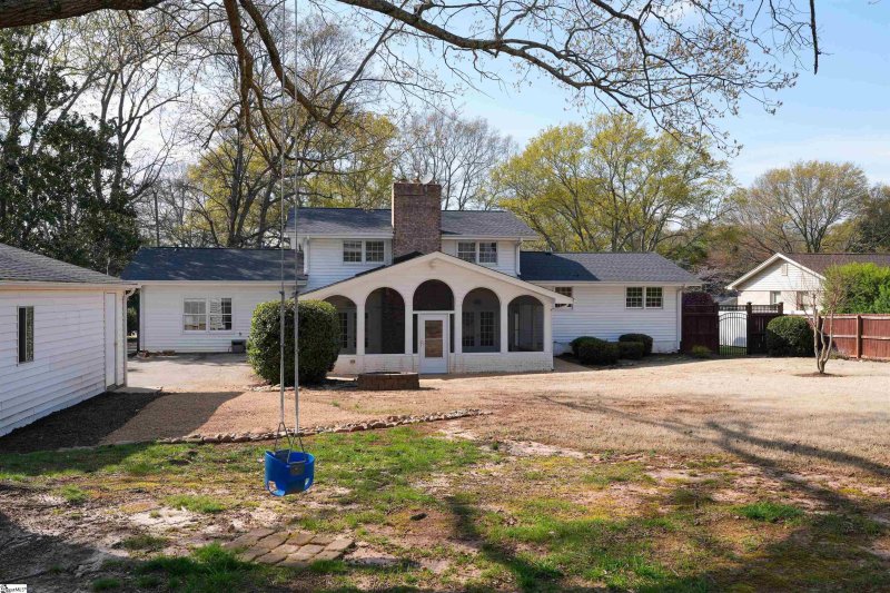 Property image 3 at 519 Wembley Road, Greenville, SC 29607