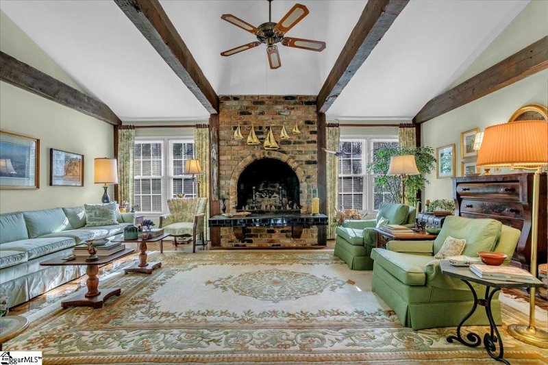 Property image 4 at 33 Ponderosa Road, Greenville, SC 29607