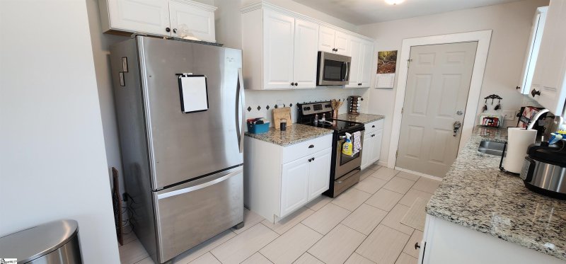 Property image 5 at 11 Tipperary Lane, Taylors, SC 29687