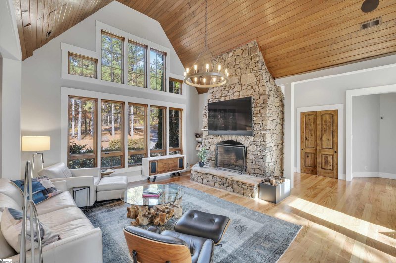 Property image 4 at 355 Keowee Avenue, Sunset, SC 29685