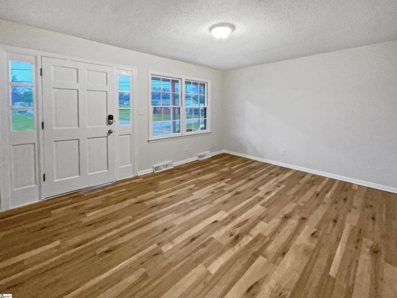 Property image 3 at 107 Crystal Drive, Duncan, SC 29334