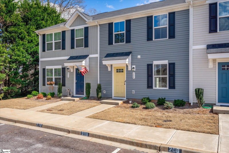 Property image 3 at 208 Fernside Court, Greenville, SC 29617