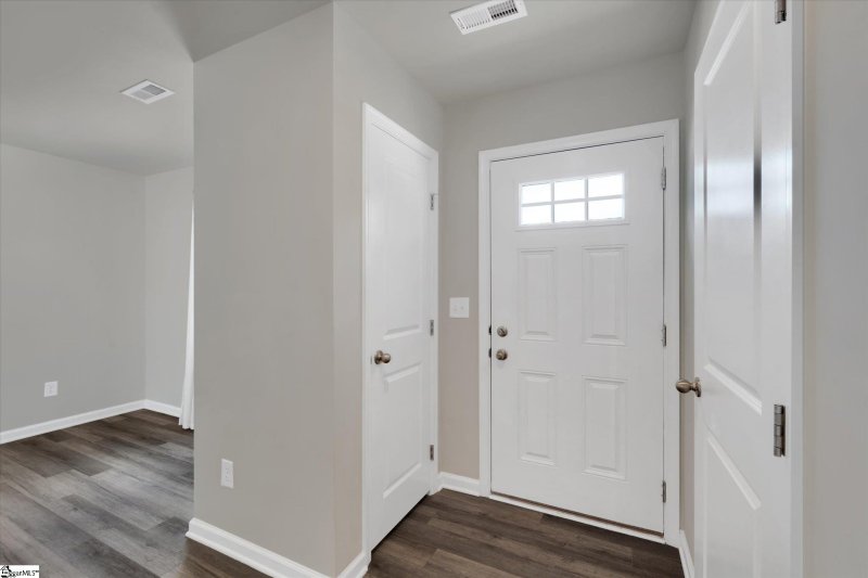 Property image 4 at 208 Fernside Court, Greenville, SC 29617