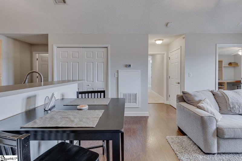 Property image 3 at 733 Harts Cove Way, Seneca, SC 29678