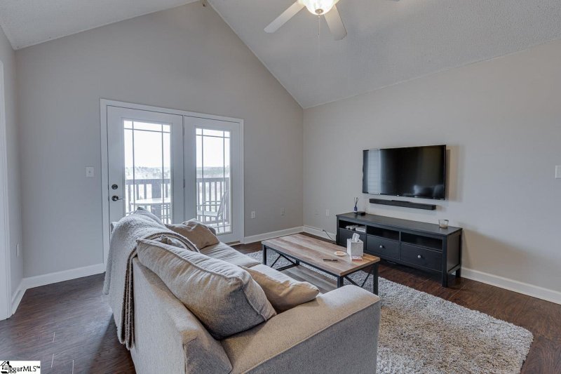 Property image 4 at 733 Harts Cove Way, Seneca, SC 29678