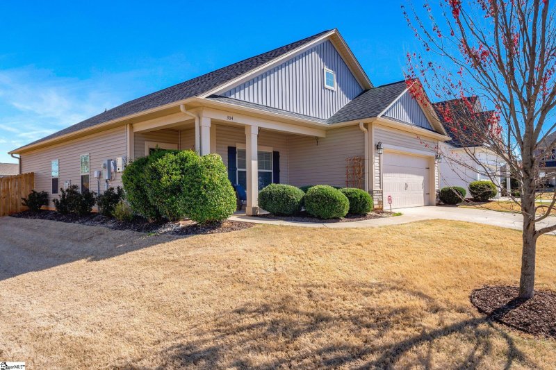 Property image 2 of 304 Rossmoor Court in Wilson Farms, Duncan, SC 29334