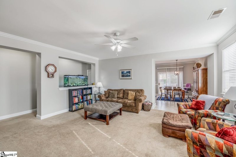 Property image 2 at 333 Stonewood Crossing Drive, Boiling Springs, SC 29316