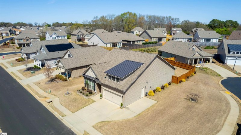 Property image 3 at 413 Meadowpark Lane, Duncan, SC 29334