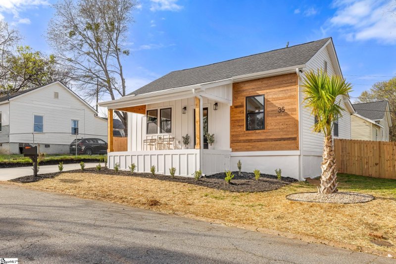 Property image 2 at 35 6th Street, Greenville, SC 29611