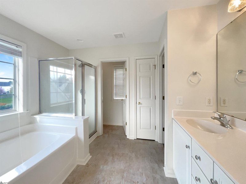 Property image 4 at 113 Crown Empire Court, Simpsonville, SC 29681