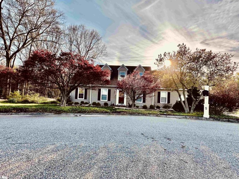 Property image 3 at 5 Singletree Court, Taylors, SC 29687