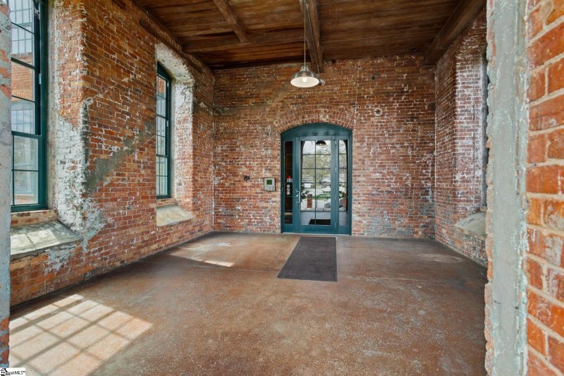 Property image 3 at 400 Mills Avenue, Greenville, SC 29605