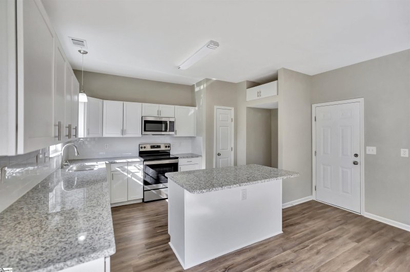 Property image 4 at 309 Blue Heron Circle, Simpsonville, SC 29680-7312