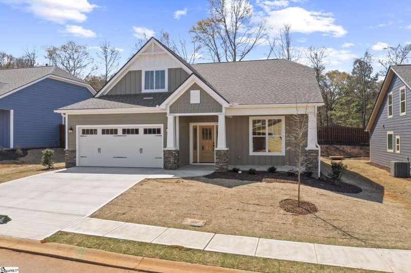 Property image 2 at 105 Ridgebury Place, Greenville, SC 29607