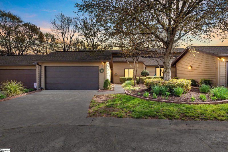 212 Goldfinch Circle