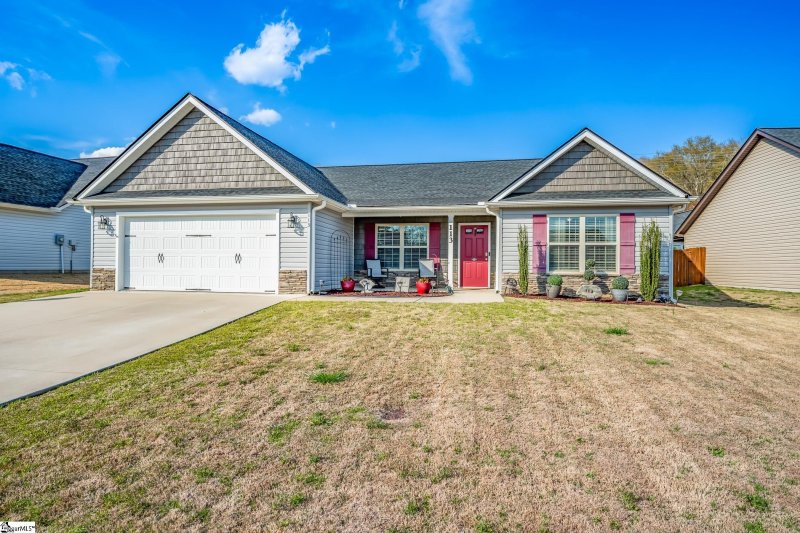 Property image 2 at 113 Sleepy River Road, Simpsonville, SC 29681-8157