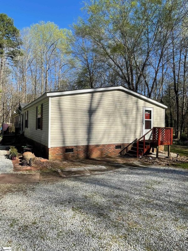 Property image 5 at 109 Lakeside Drive, Taylors, SC 29687