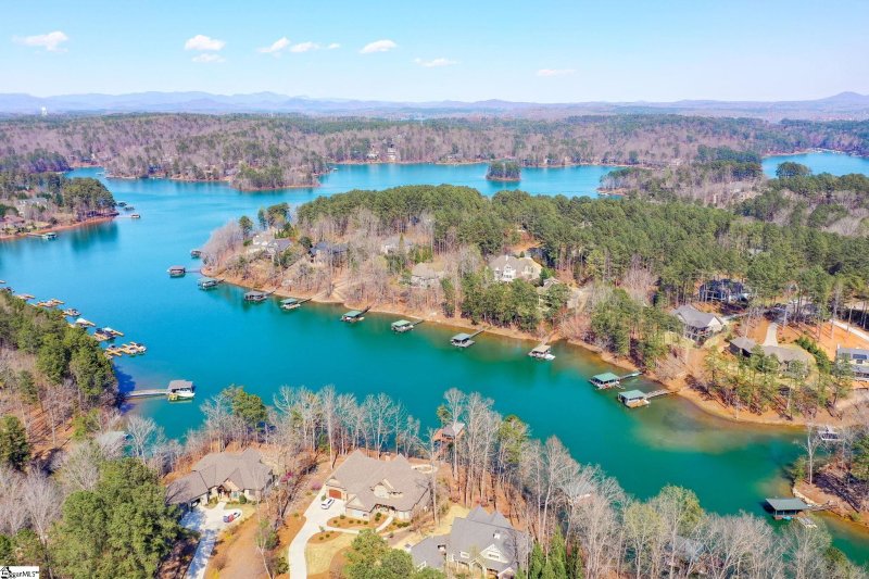 Property image 2 at 202 W Cannon Court, Seneca, SC 29672