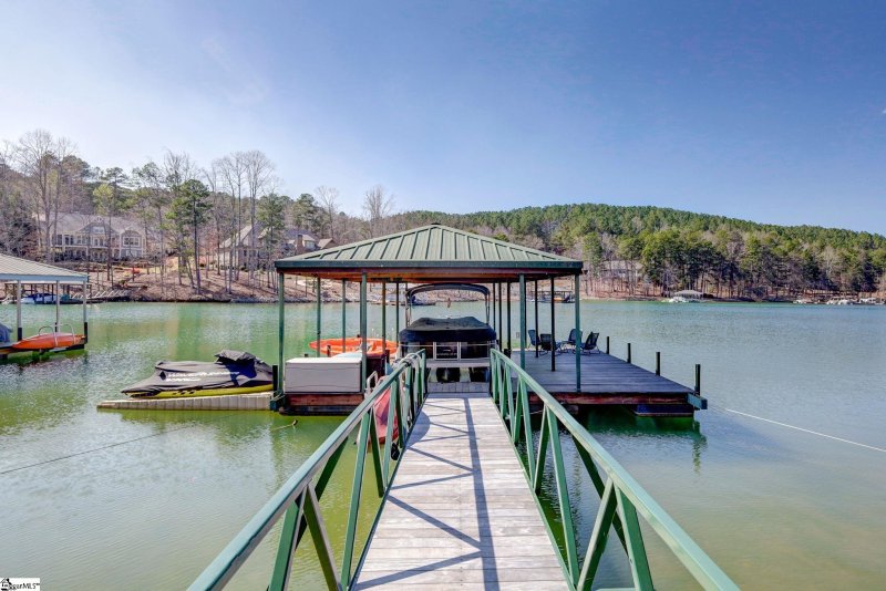 Property image 5 at 202 W Cannon Court, Seneca, SC 29672