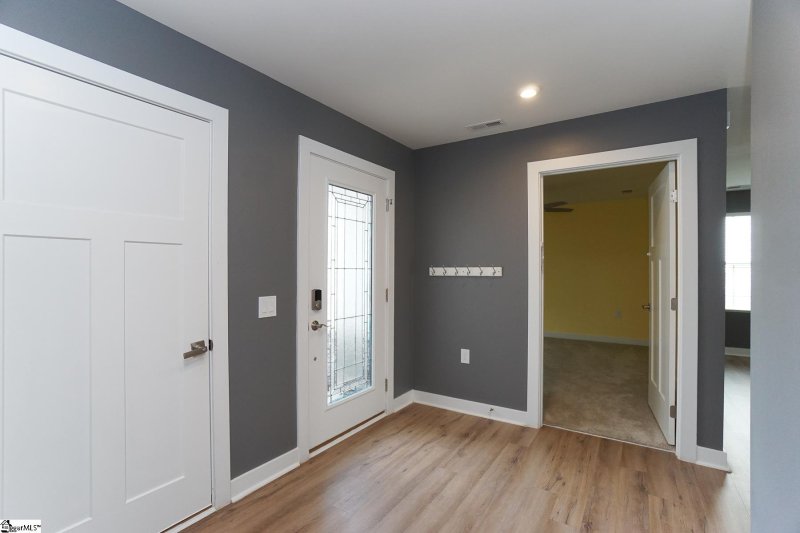 Property image 4 at 303 Vernonburg Court, Piedmont, SC 29673