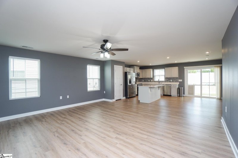 Property image 5 at 303 Vernonburg Court, Piedmont, SC 29673