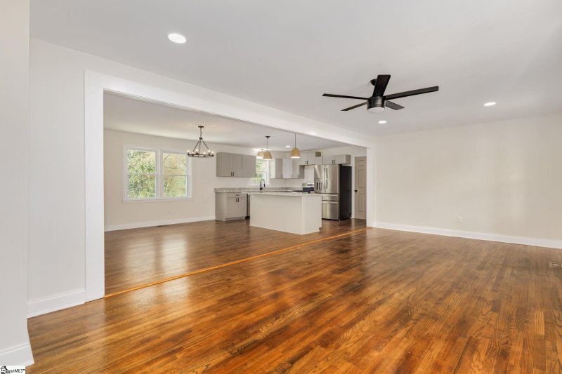 Property image 4 at 500 Farmington Road, Greenville, SC 29605