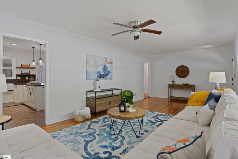 Property image 4 at 8 Inglewood Drive, Greenville, SC 29609