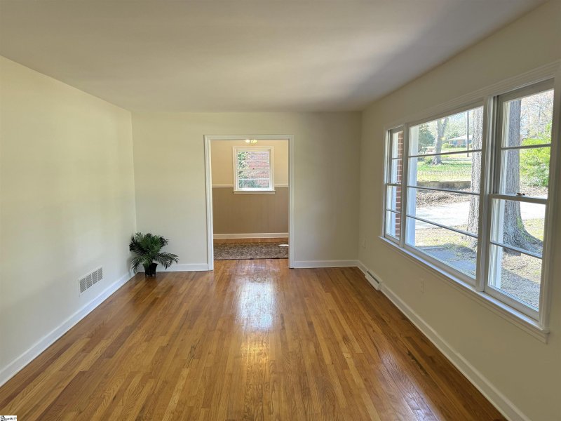 Property image 4 at 706 Central Avenue, Mauldin, SC 29662