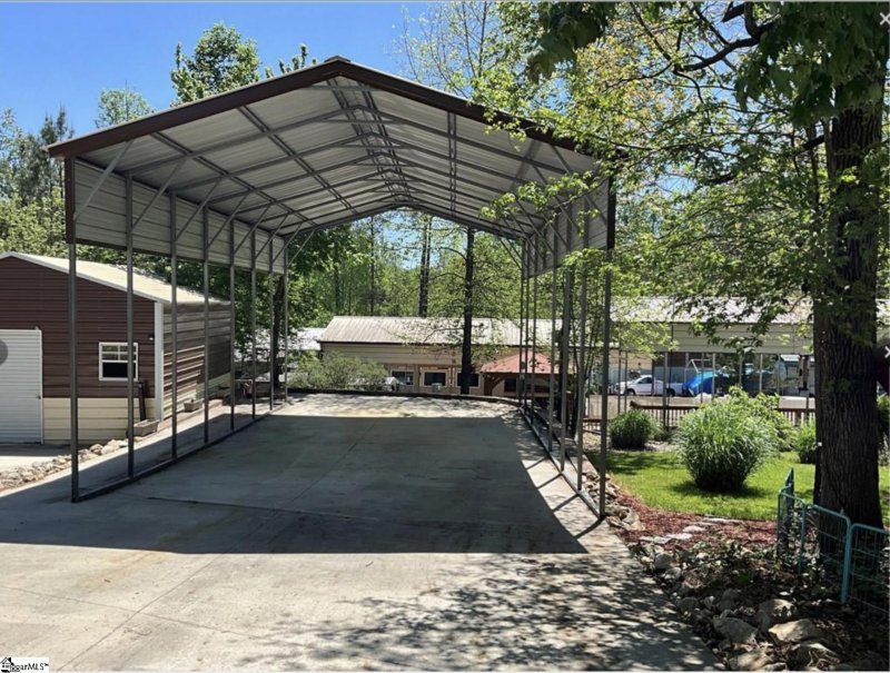 Property image 2 at 713 Essex Drive, Westminster, SC 29693