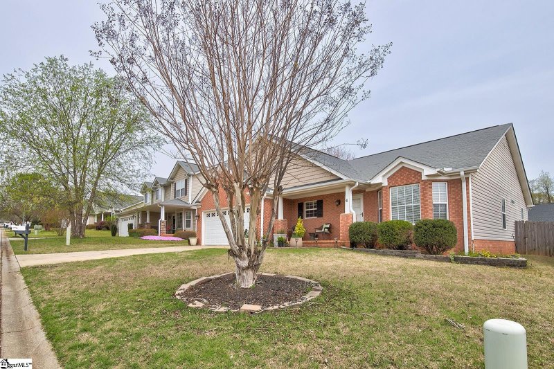 Property image 2 at 6 Whitethorn Lane, Greenville, SC 29607