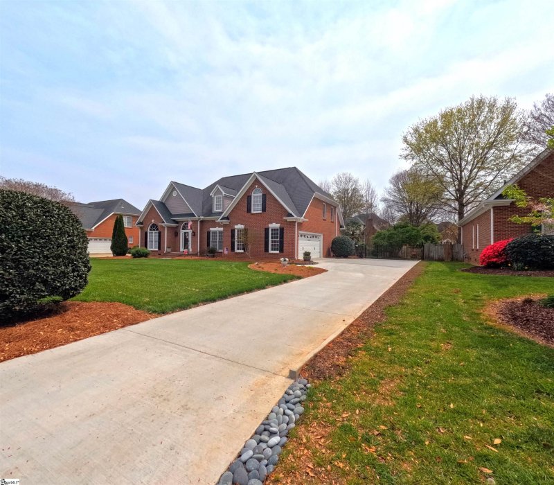 Property image 3 at 410 Roper Mountain Court, Greenville, SC 29615