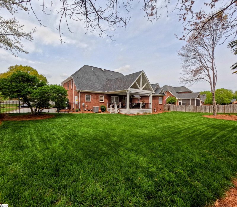 Property image 4 at 410 Roper Mountain Court, Greenville, SC 29615