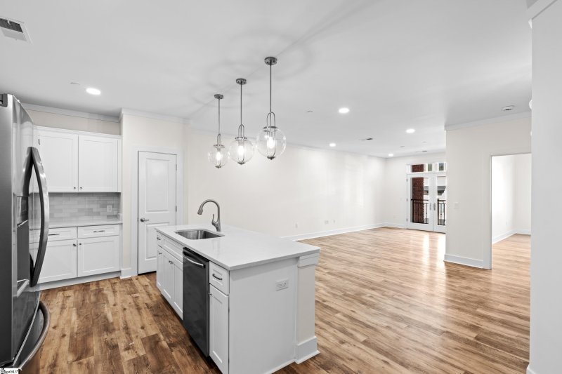 Property image 2 at 98 E McBee Avenue, Greenville, SC 29601