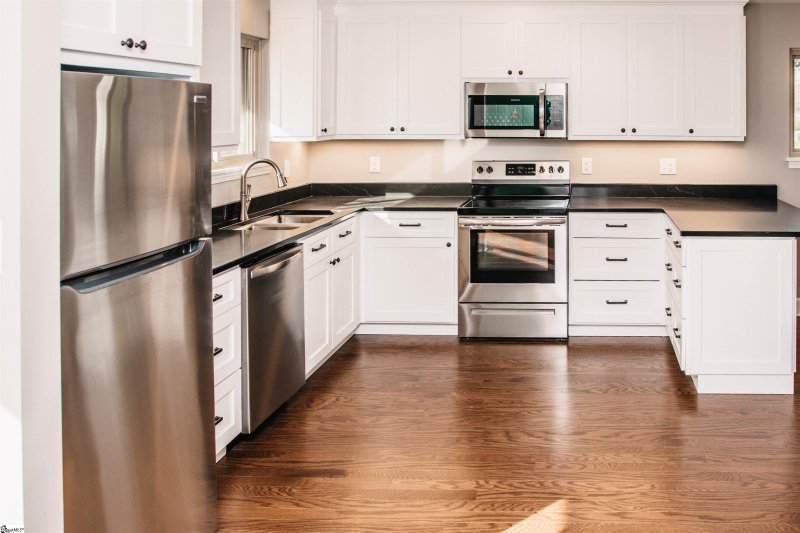 Property image 3 at 68 Briarridge Court, Greenville, SC 29615