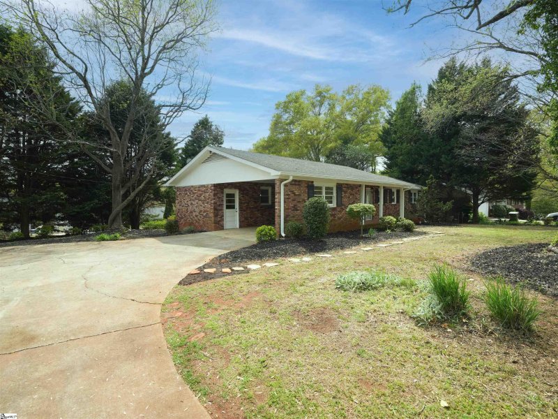 Property image 3 at 103 Gregory Drive, Greer, SC 29650