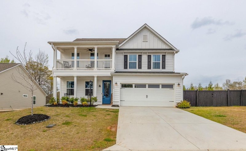 200 Armitage Way